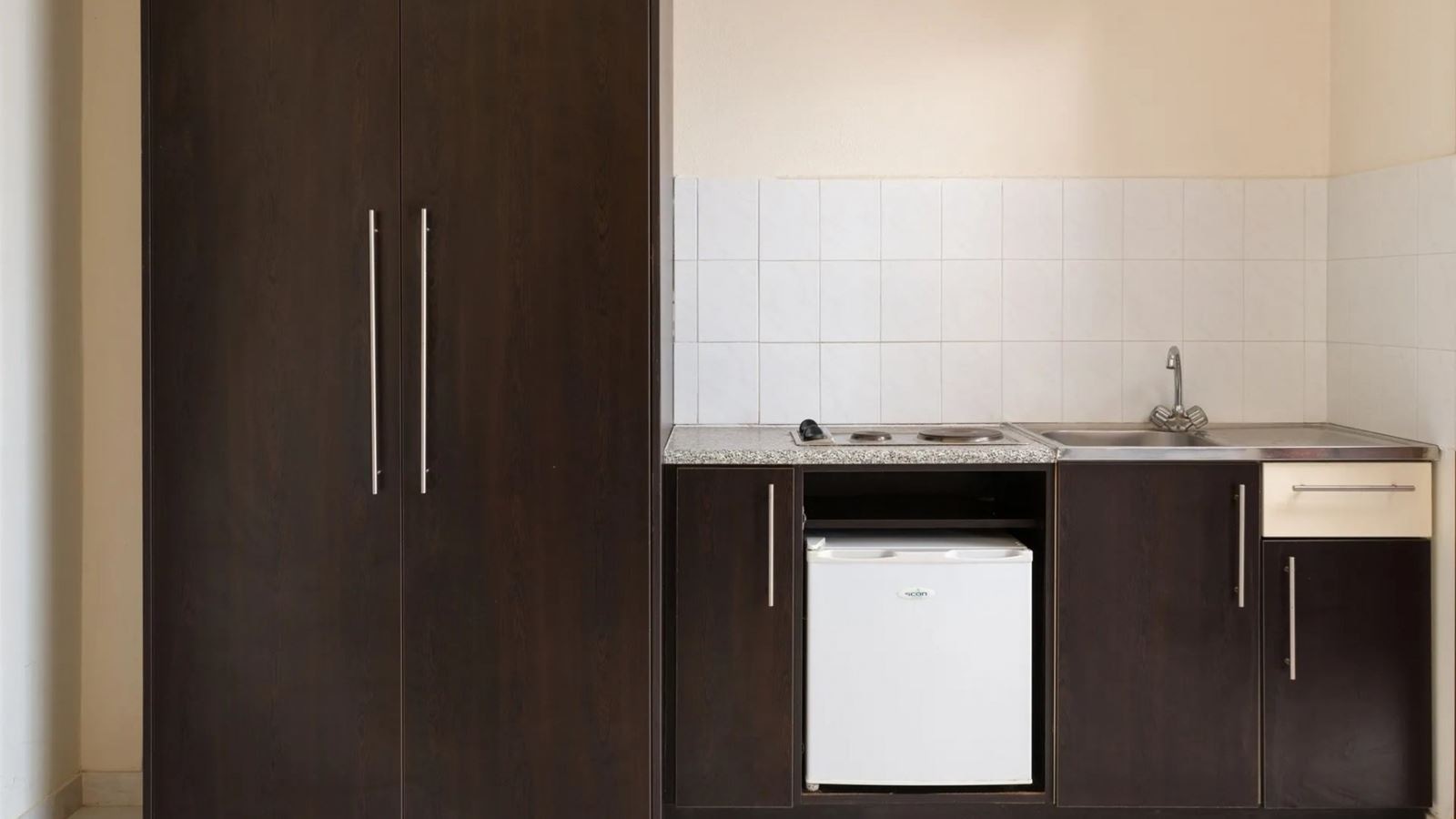 rooms-triple-studio-pool-view