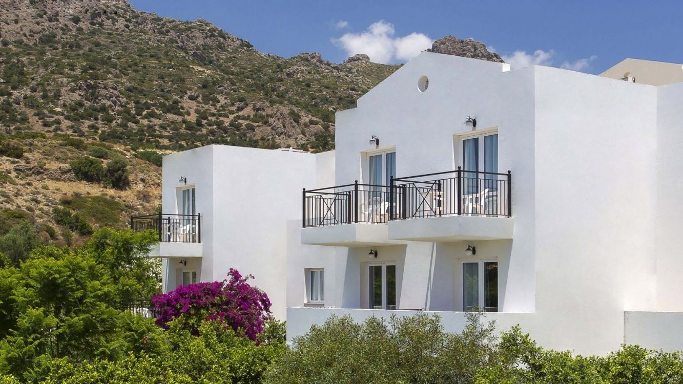 rooms-family-garden-view-room