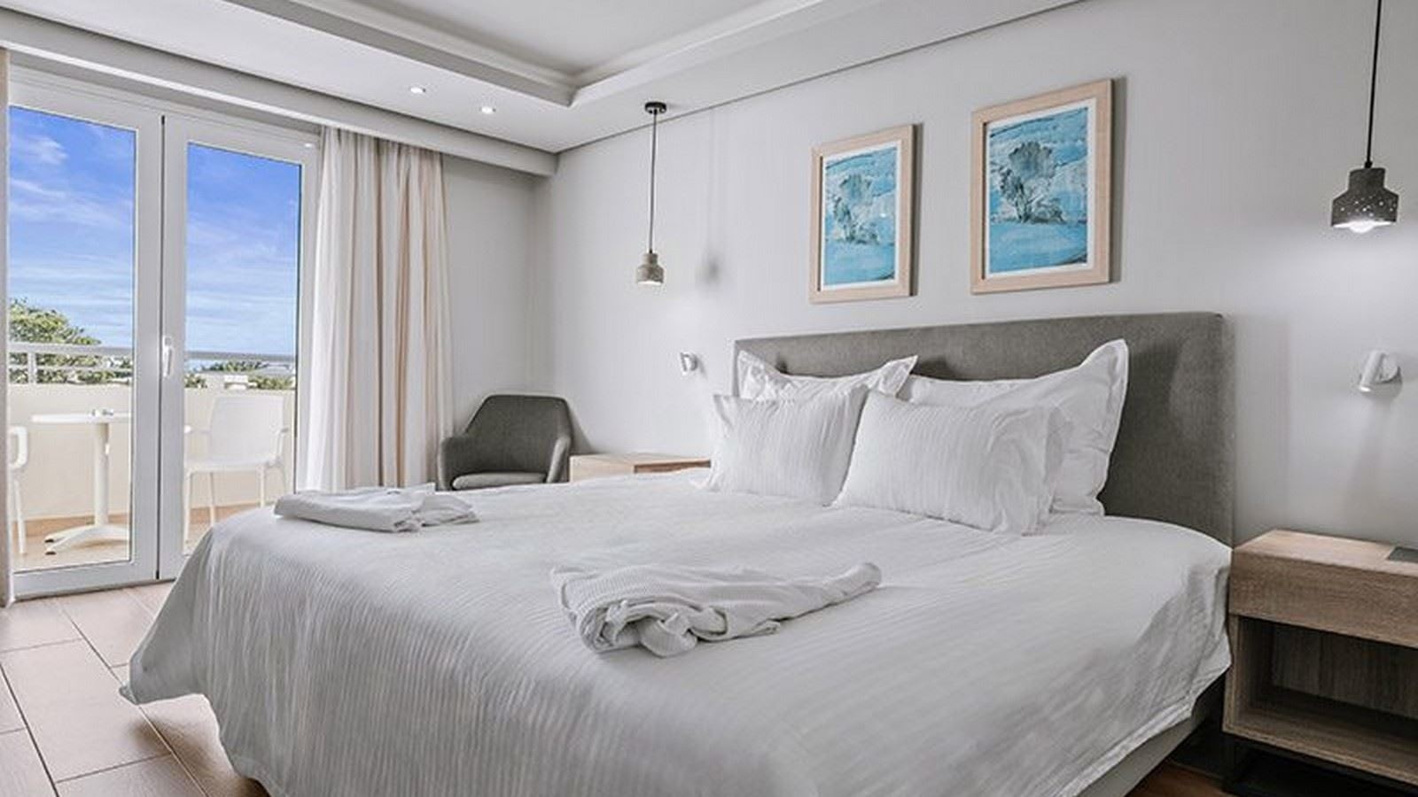 rooms-superior-double-seaview-balcony