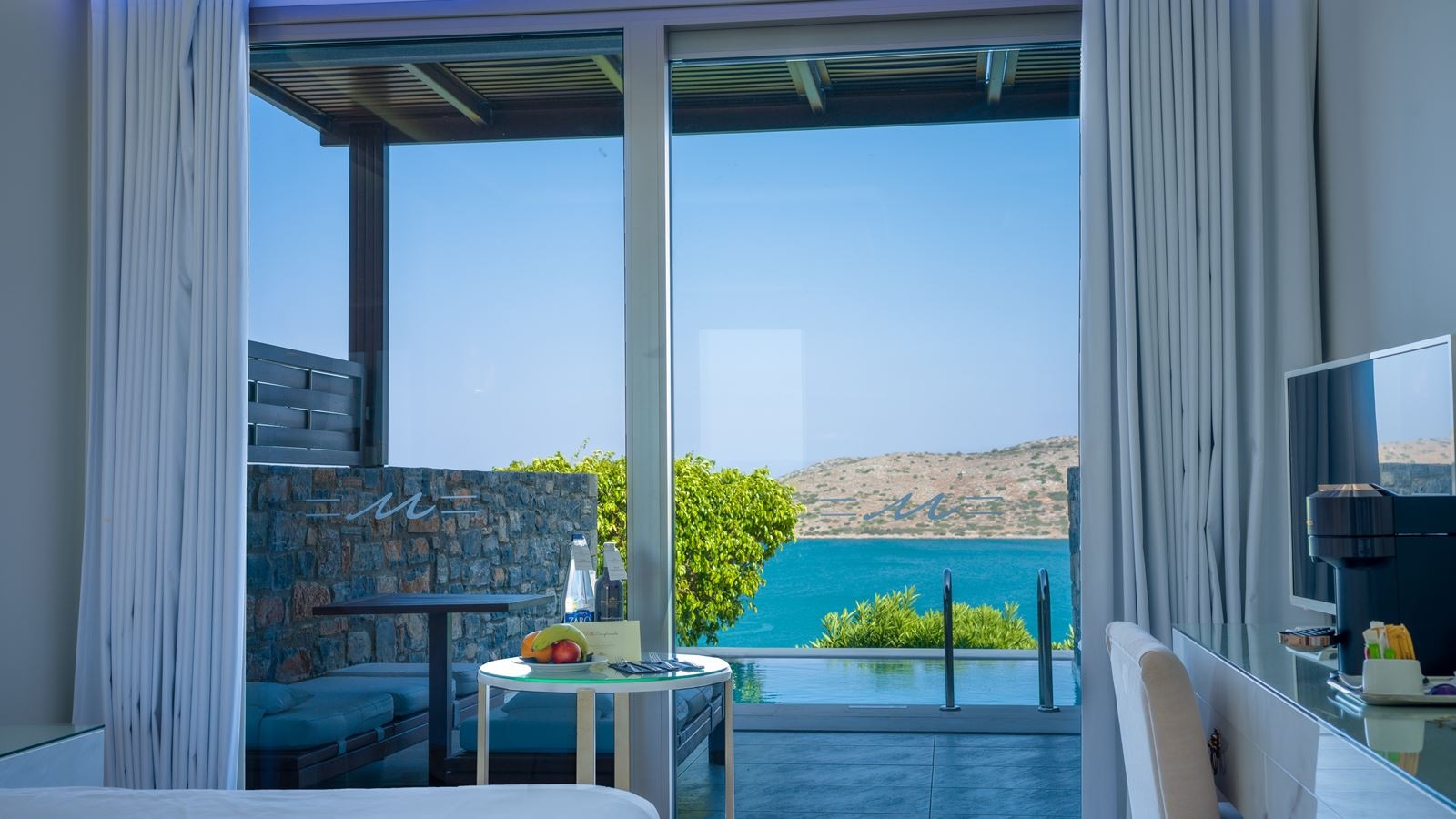 rooms-room-deluxe-seaview-privatepool