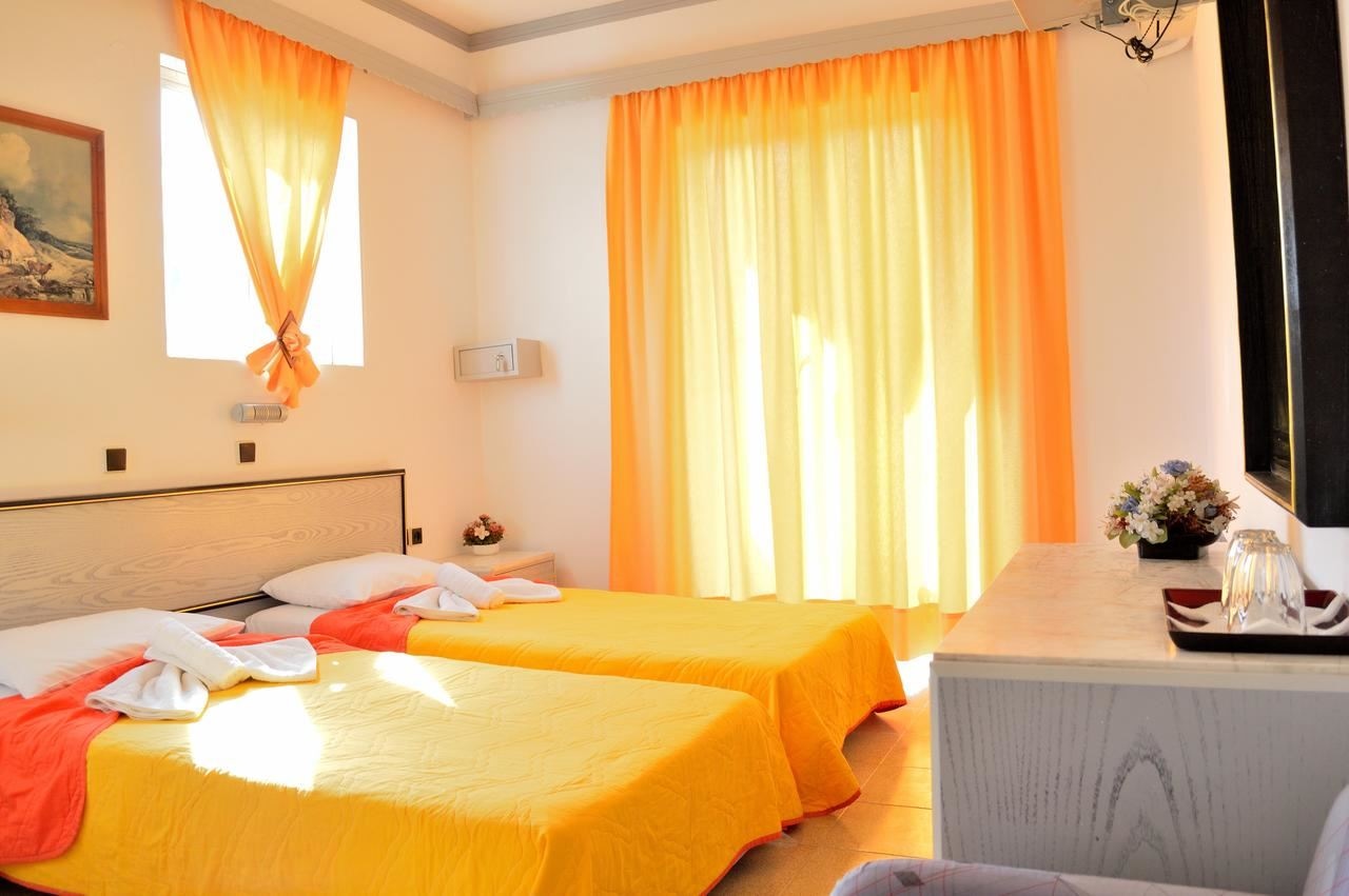 rooms-standard-double-garden-view-balcony