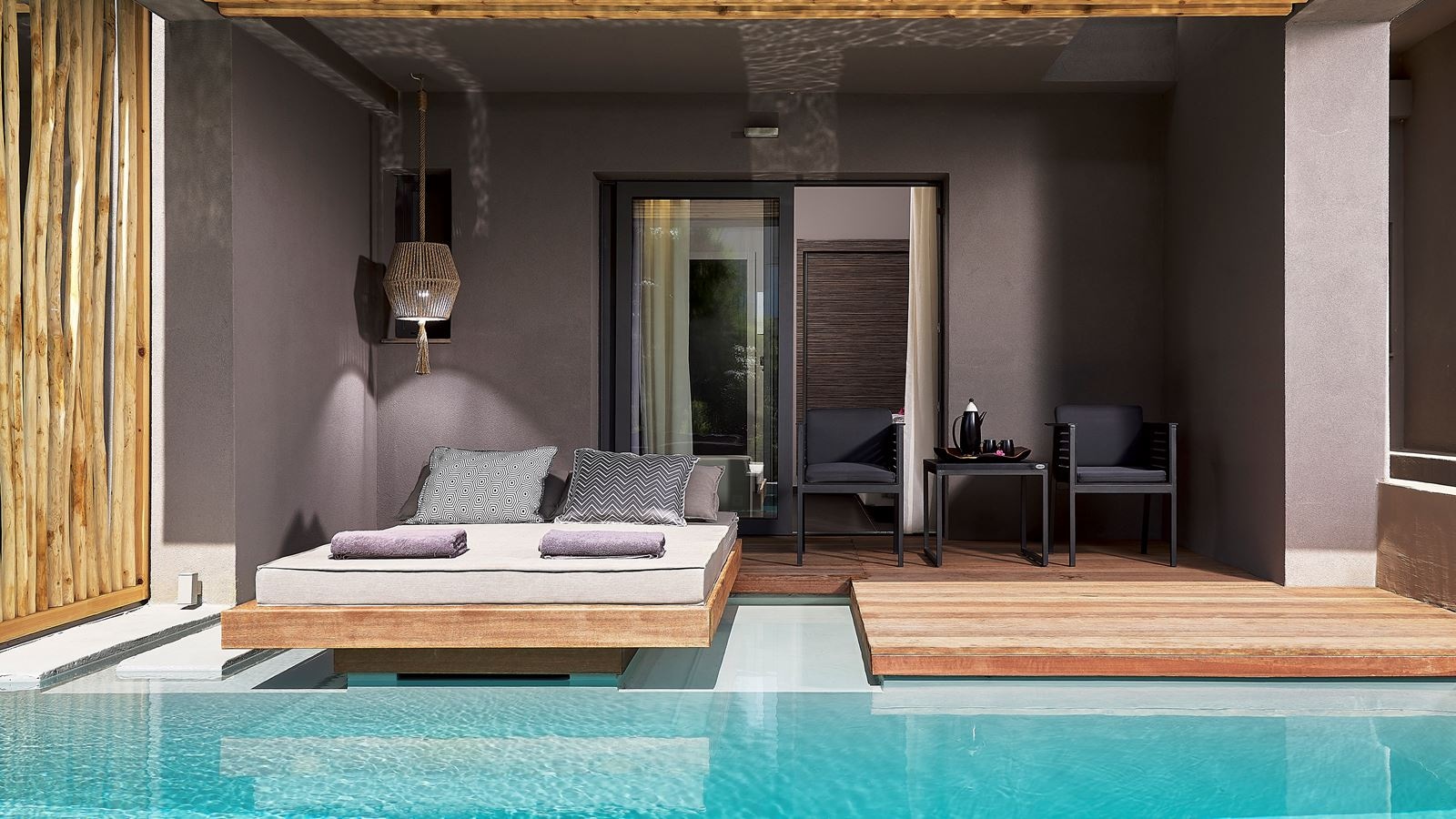 rooms-comfort-room-independent-pool