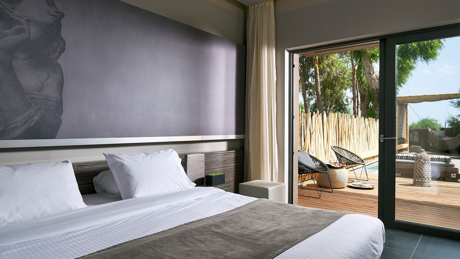 rooms-design-room-independent-pool