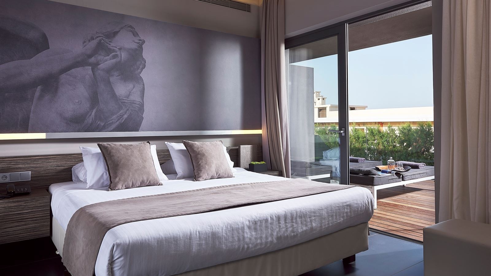 rooms-suite-garden-view