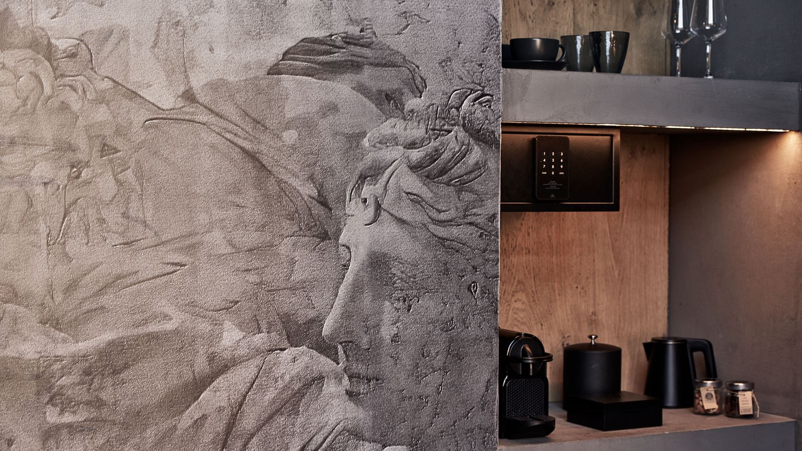 rooms-executive-maisonette-with-outdoor-jacuzzi