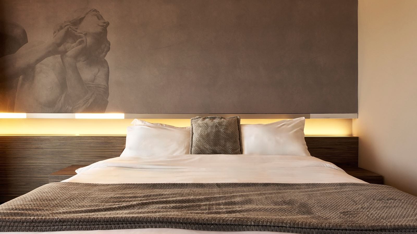 rooms-room-deluxe-gardenview-terrace