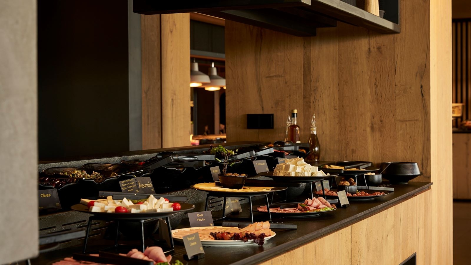 restaurants-euphoria-main-restaurant