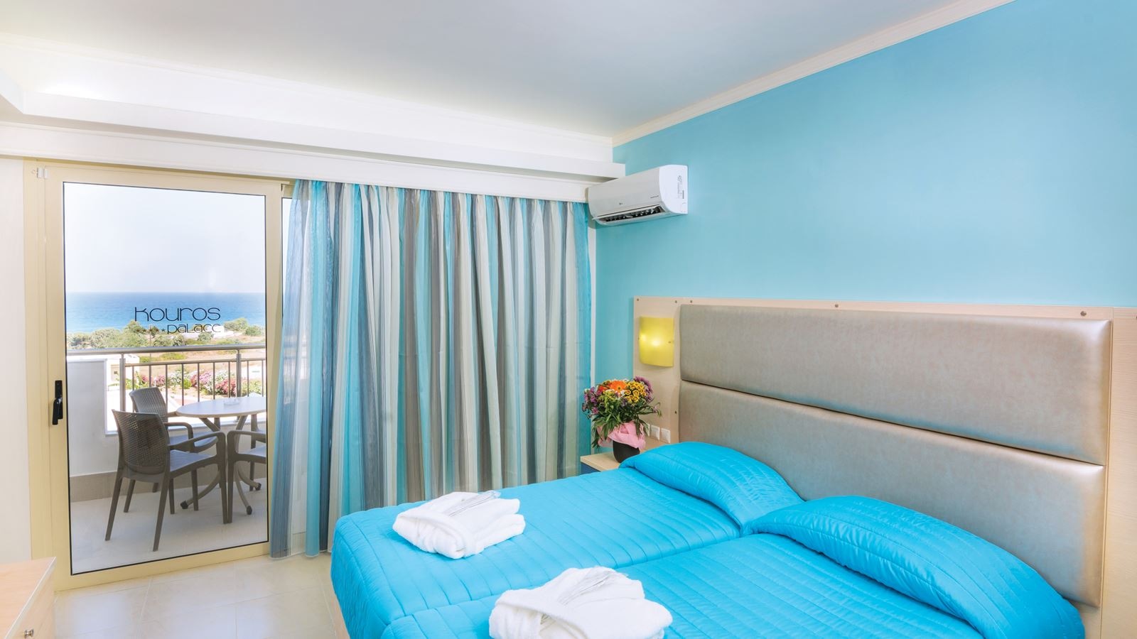 rooms-family-room-balcony-or-terrace