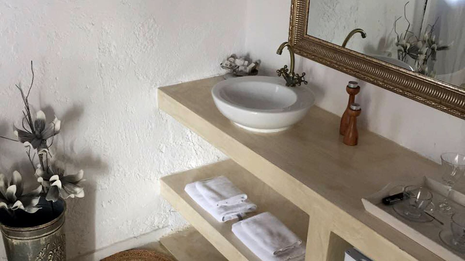 rooms-honeymoon-suite