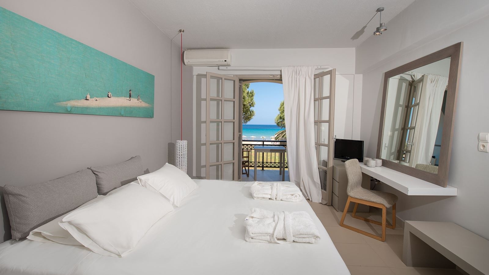 rooms-senior-suite-sea-view
