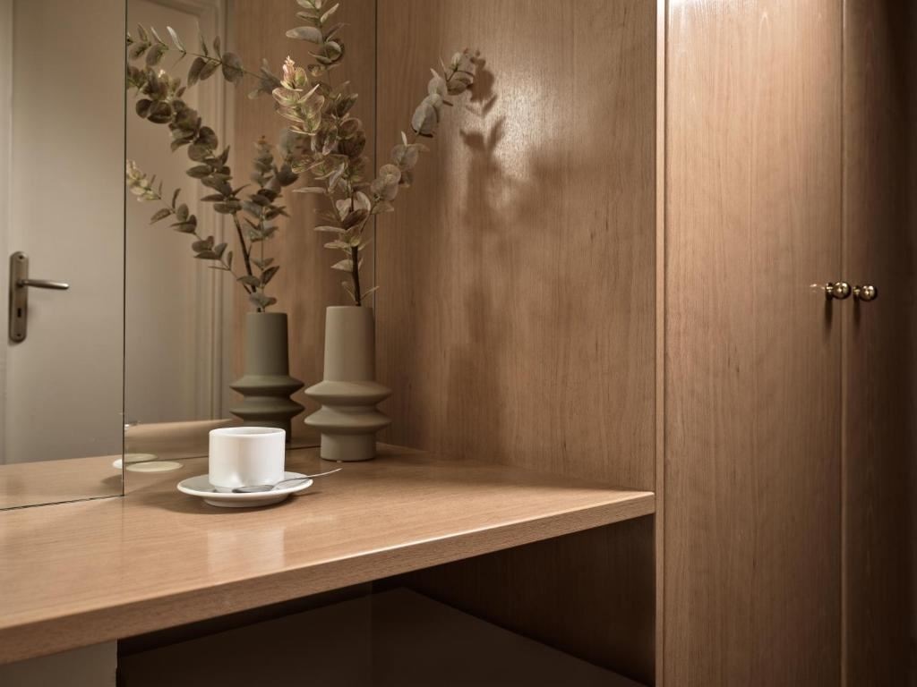 rooms-standard-room-for-single-use-city-view-with-window