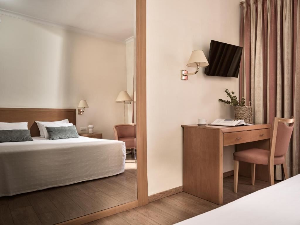 rooms-superior-double-room-city-view-with-balcony