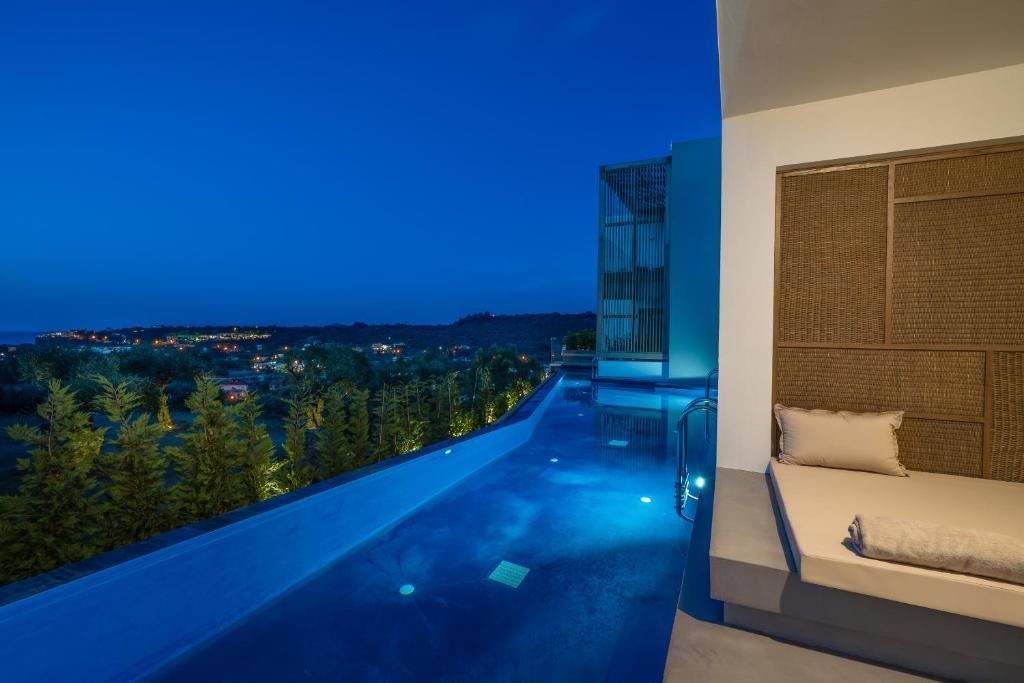 pools-outdoor--indoor-pool