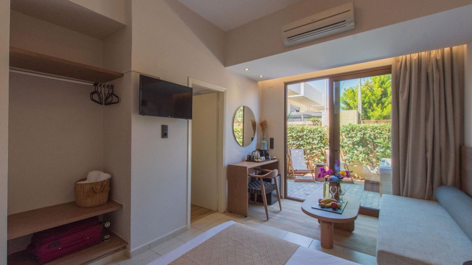 rooms-room-triple-open-air-jacuzzi