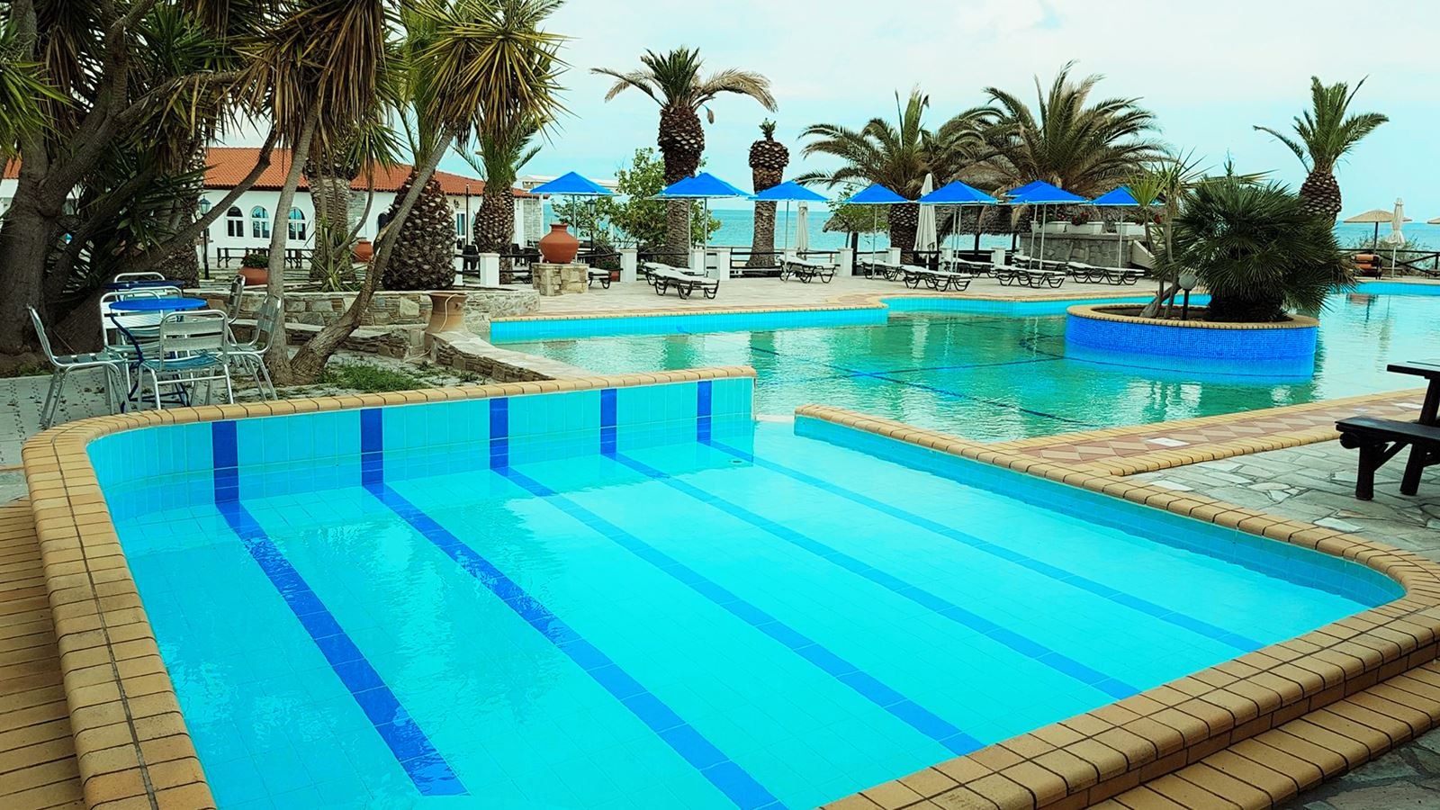 pools-outdoor-childrens-pool