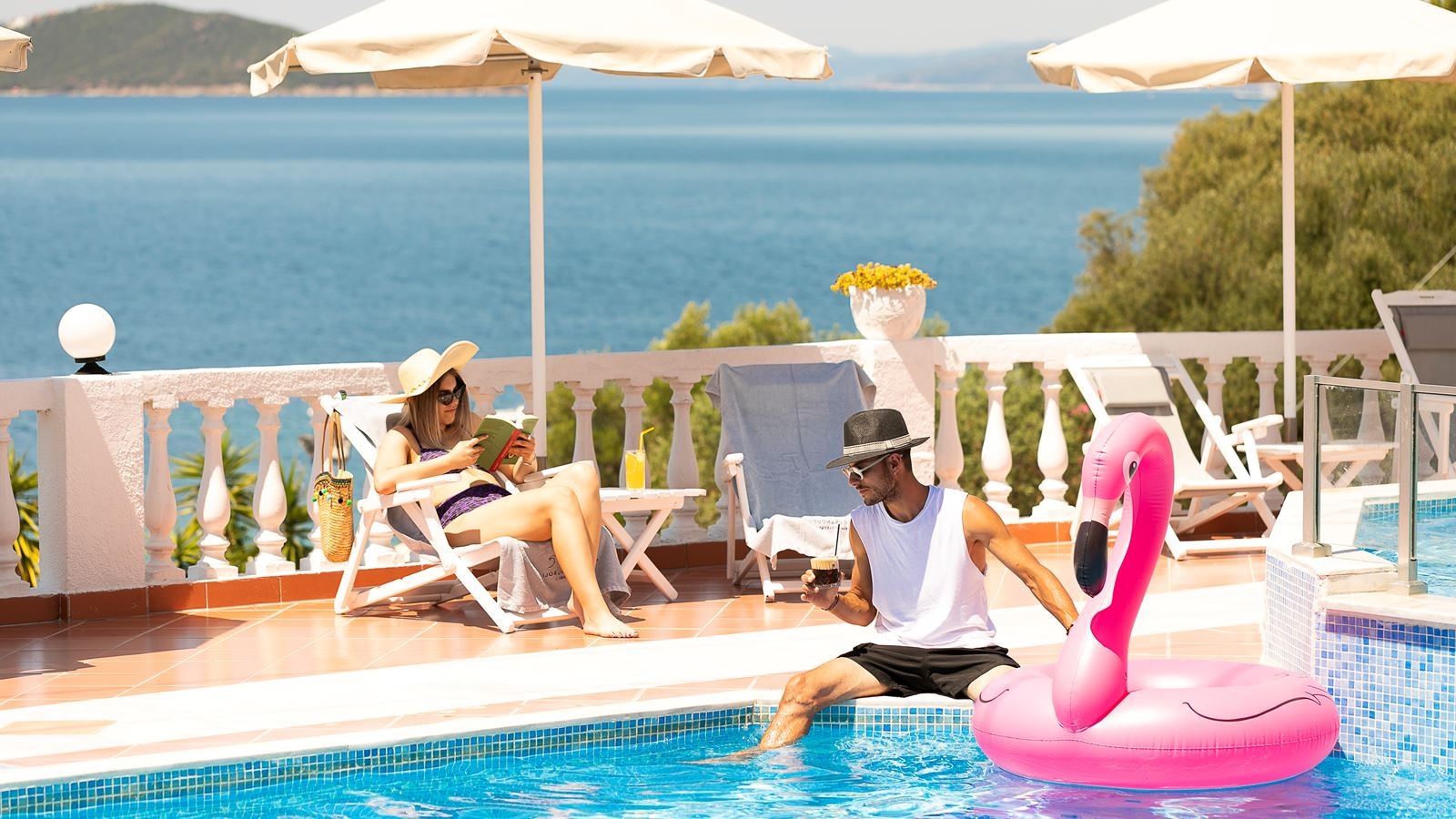 restaurants-atlantis-pool-bar