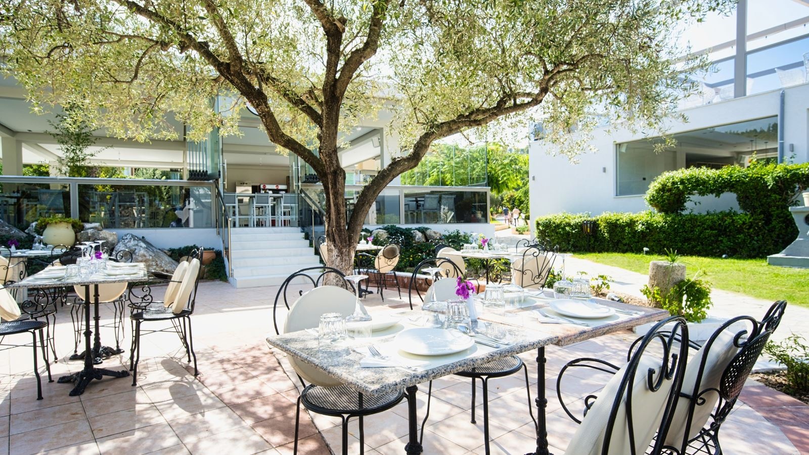 restaurants-restaurants