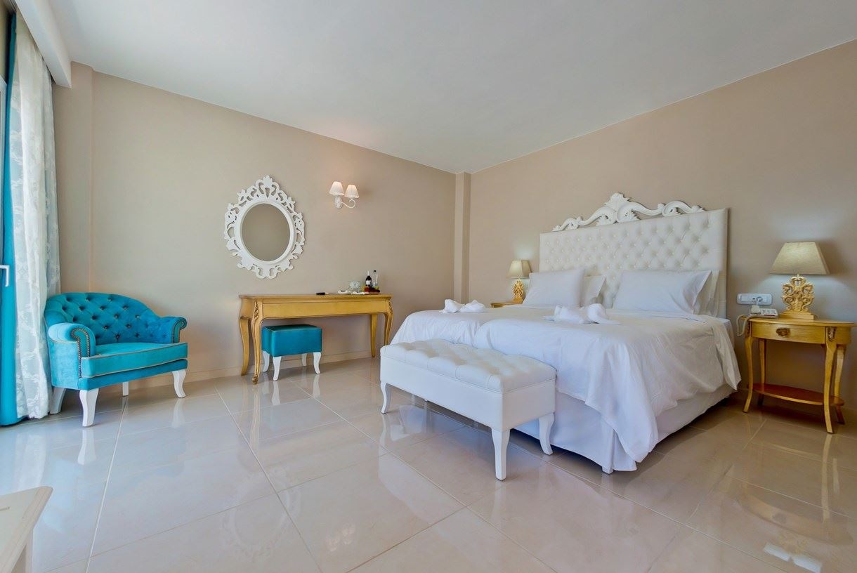 rooms-room-deluxe-balcony-or-terrace