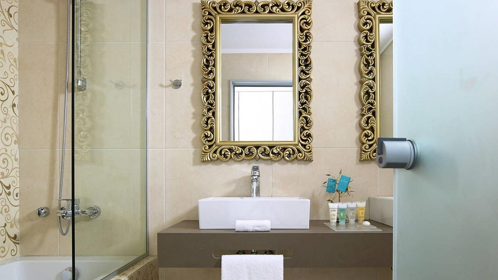 rooms-suite-deluxe-private-pool