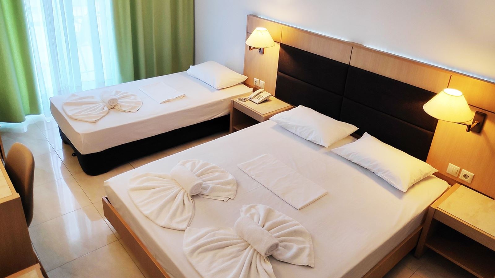 rooms-twindouble-with-extra-bed