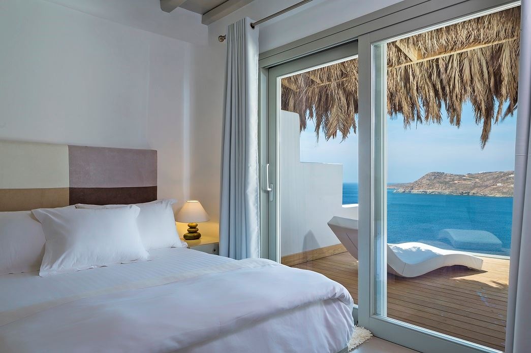 rooms-junior-suite-with-sea-view-and-outdoor-jetted-tub