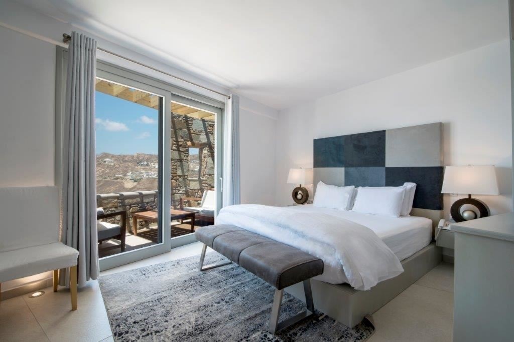 rooms-deluxe-suite-with-private-pool-and-sea-view