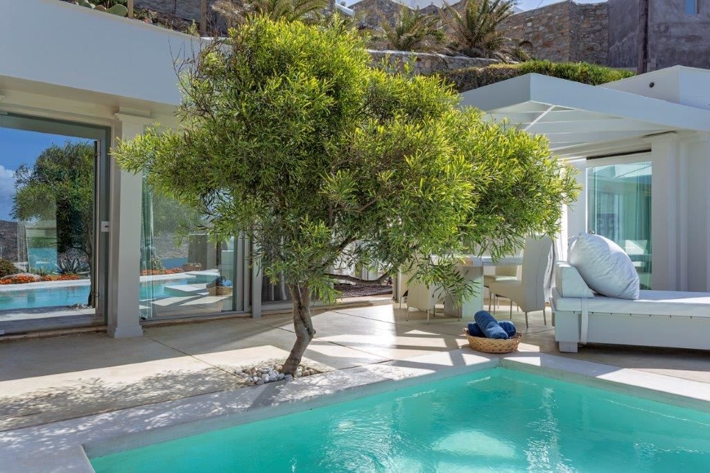 rooms-grand-deluxe-one-bedroom-villa-with-private-pool-and-sea-view