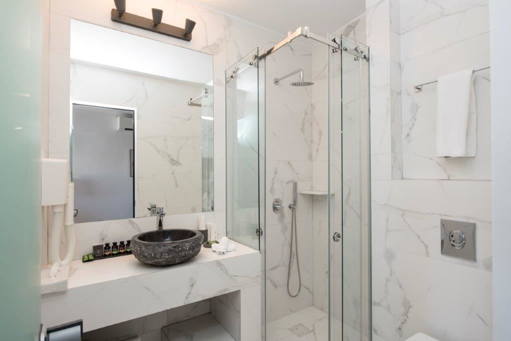 rooms-superior-room-side-sea-view