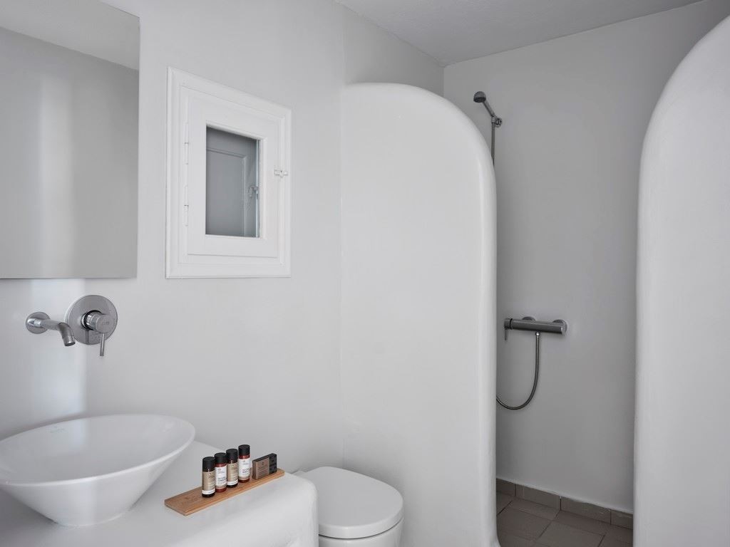 rooms-honeymoon-suite-with-sea-view