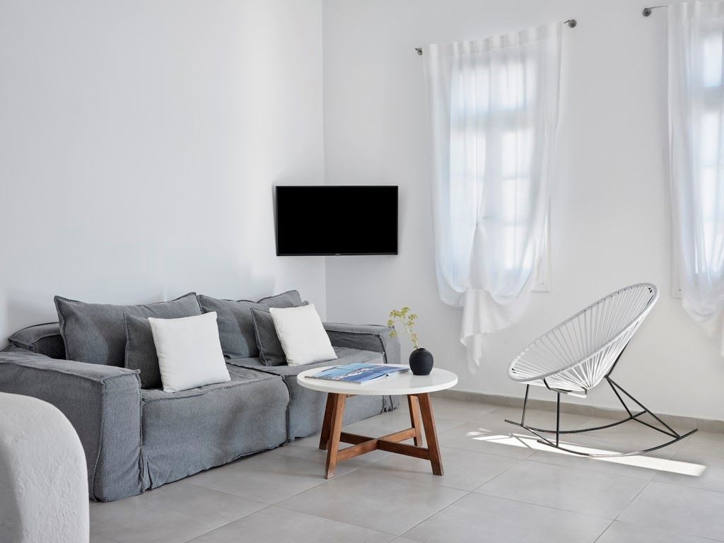 rooms-honeymoon-suite-with-heated-jetted-tub-and-sea-view