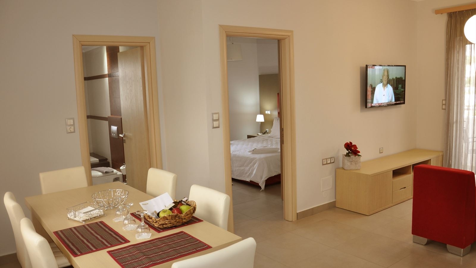 rooms-2-bedroom-seapool-view