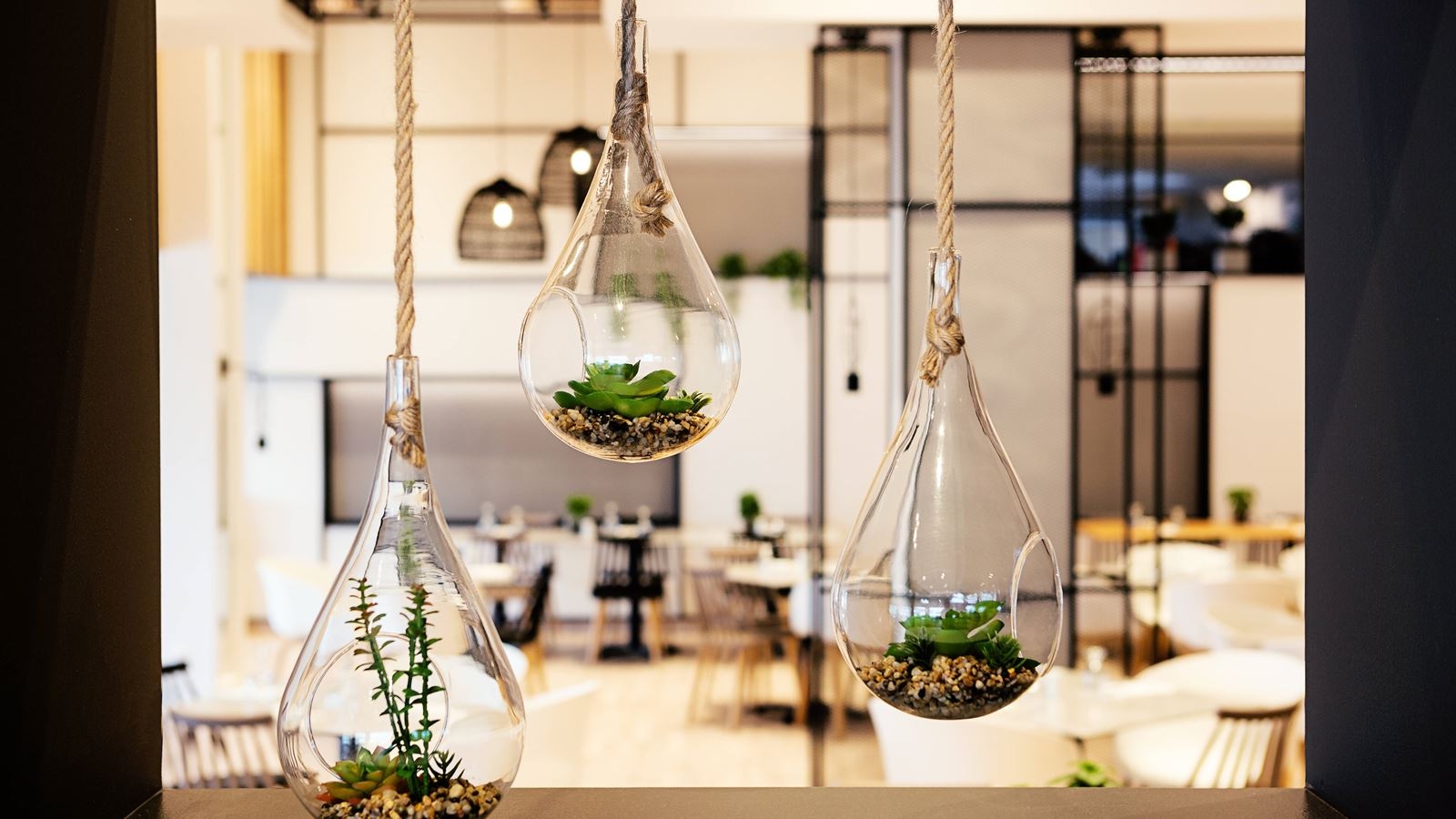 restaurants-lydia-terrace-restaurant