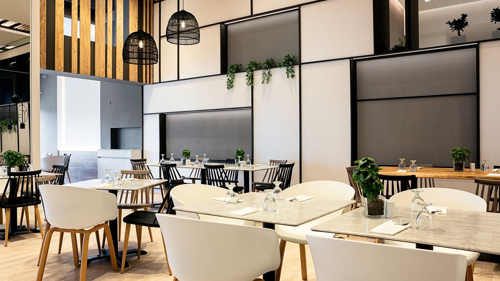 restaurants-lydia-terrace-restaurant