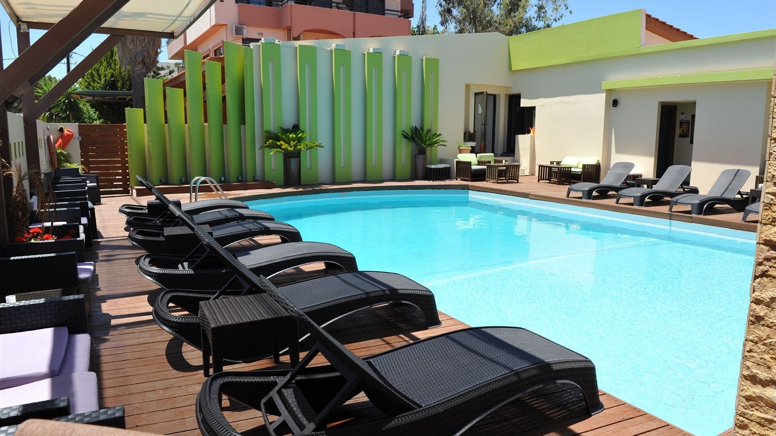 bars-mediterraneo-pool-bar