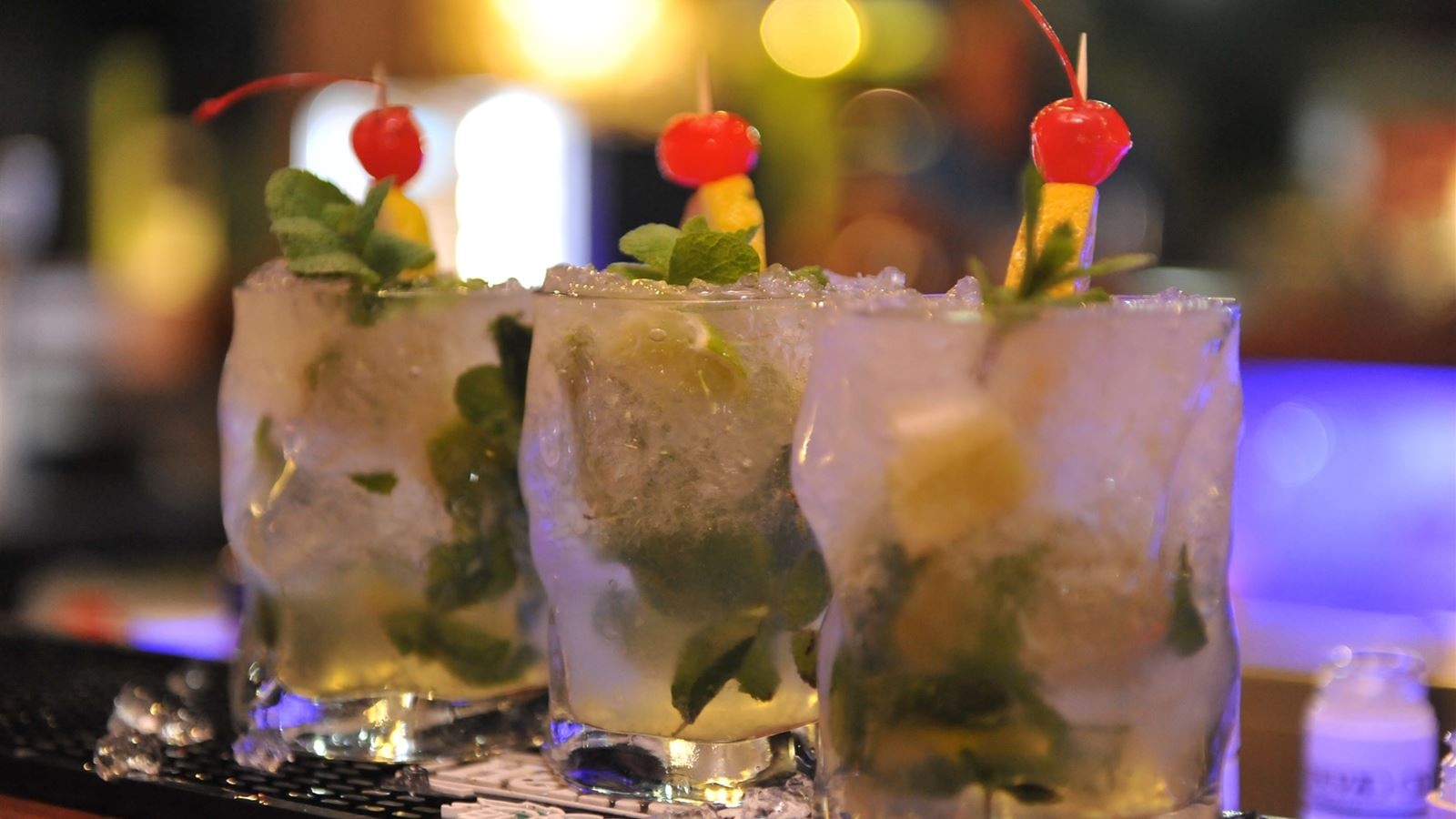 bars-mediterraneo-pool-bar