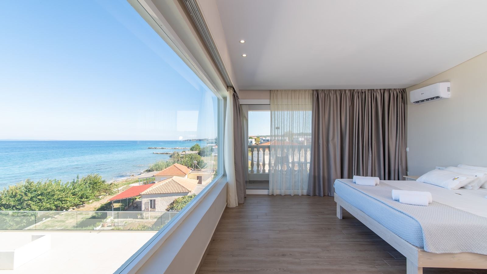 rooms-301-suite-panoramic-sea-view