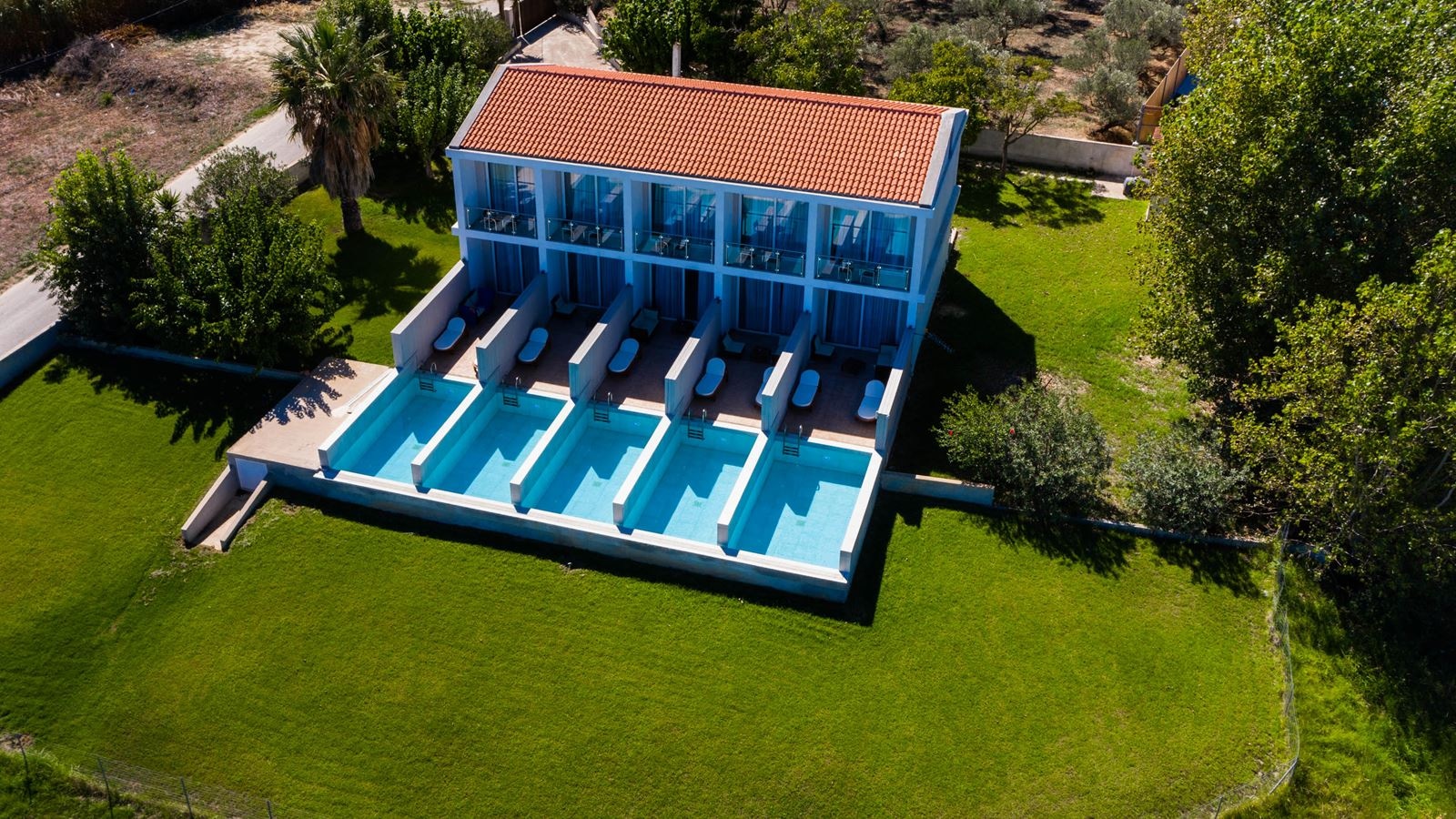 rooms-vip-suite-private-pool-sea-view