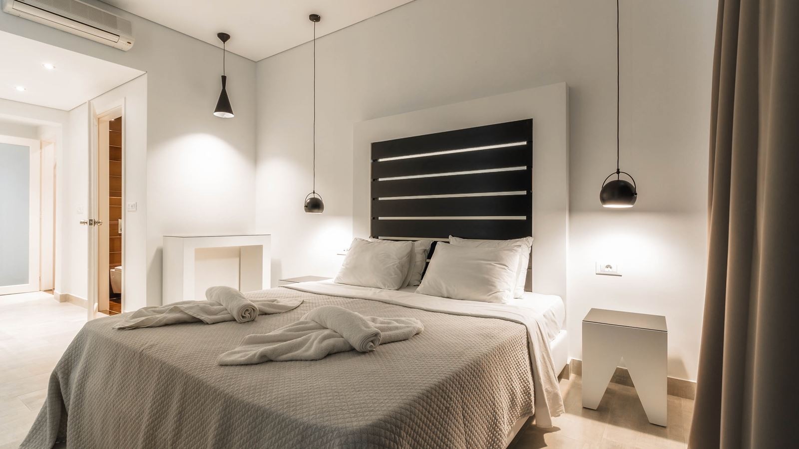 rooms-vip-suite-private-pool-sea-view