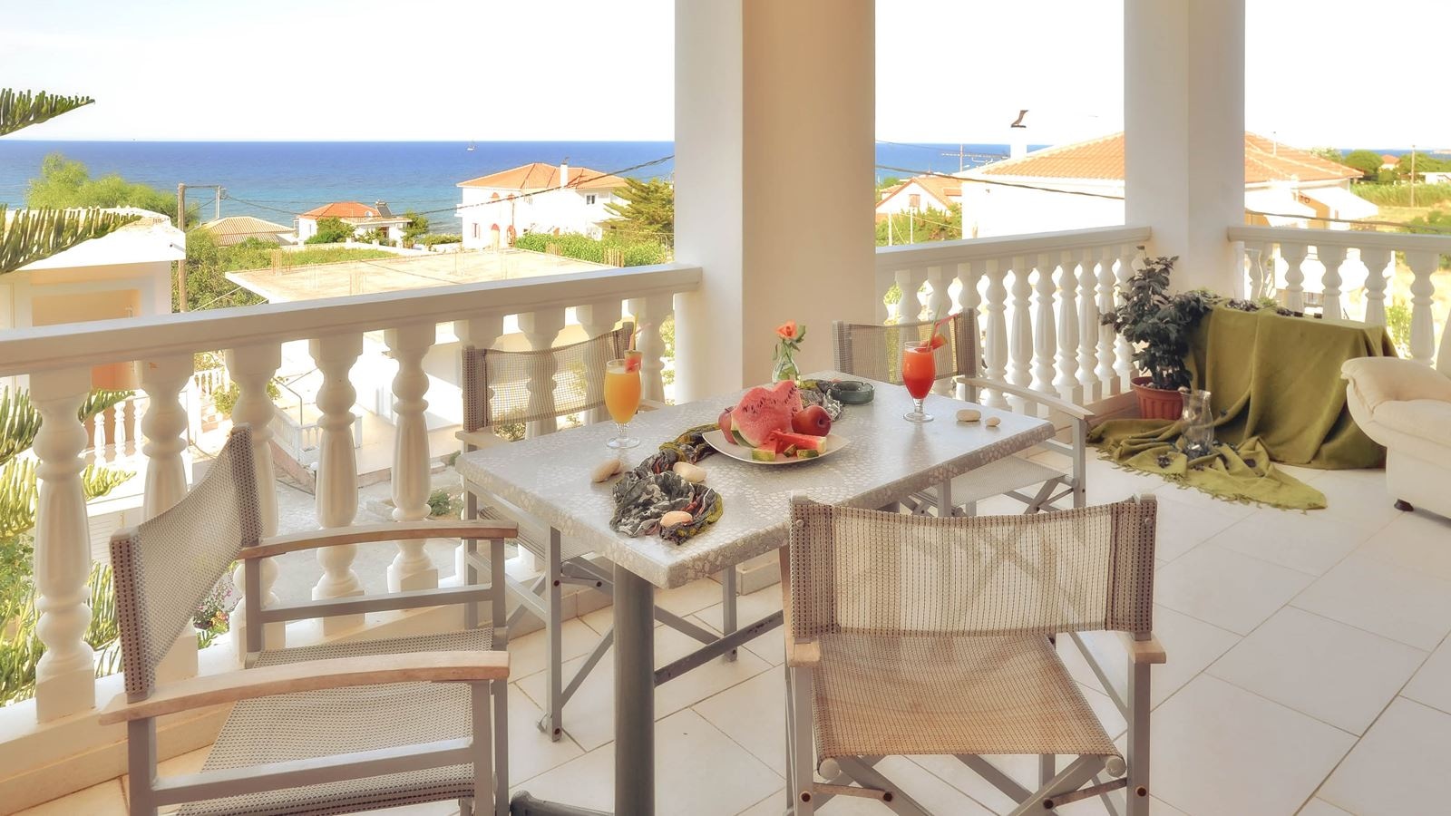 rooms-1-bdr-suite-side-sea-view