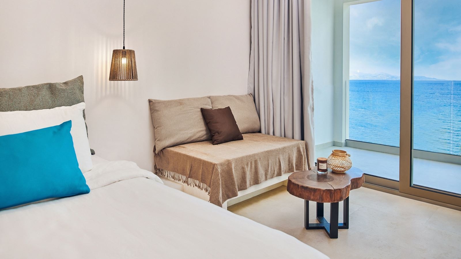 rooms-suite-junior-sea-view-for--2-adults