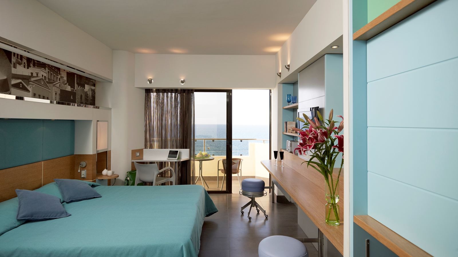 rooms-panorama-sea-view-balcony-excomfort