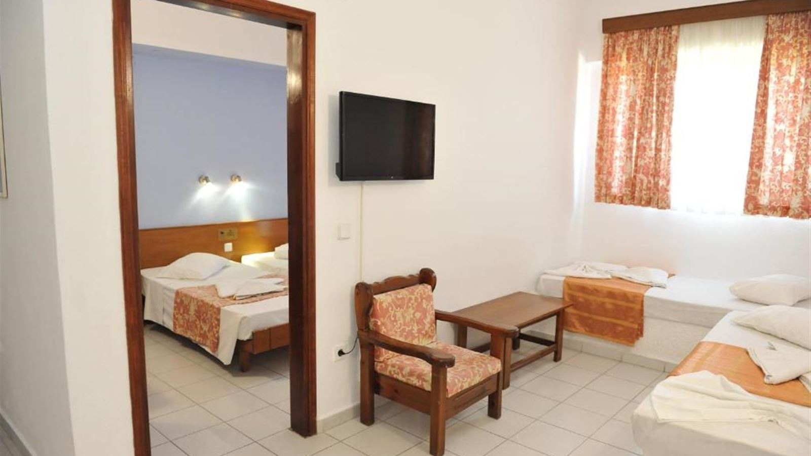 rooms-apartment-2-bedrooms-balcony-or-terrace