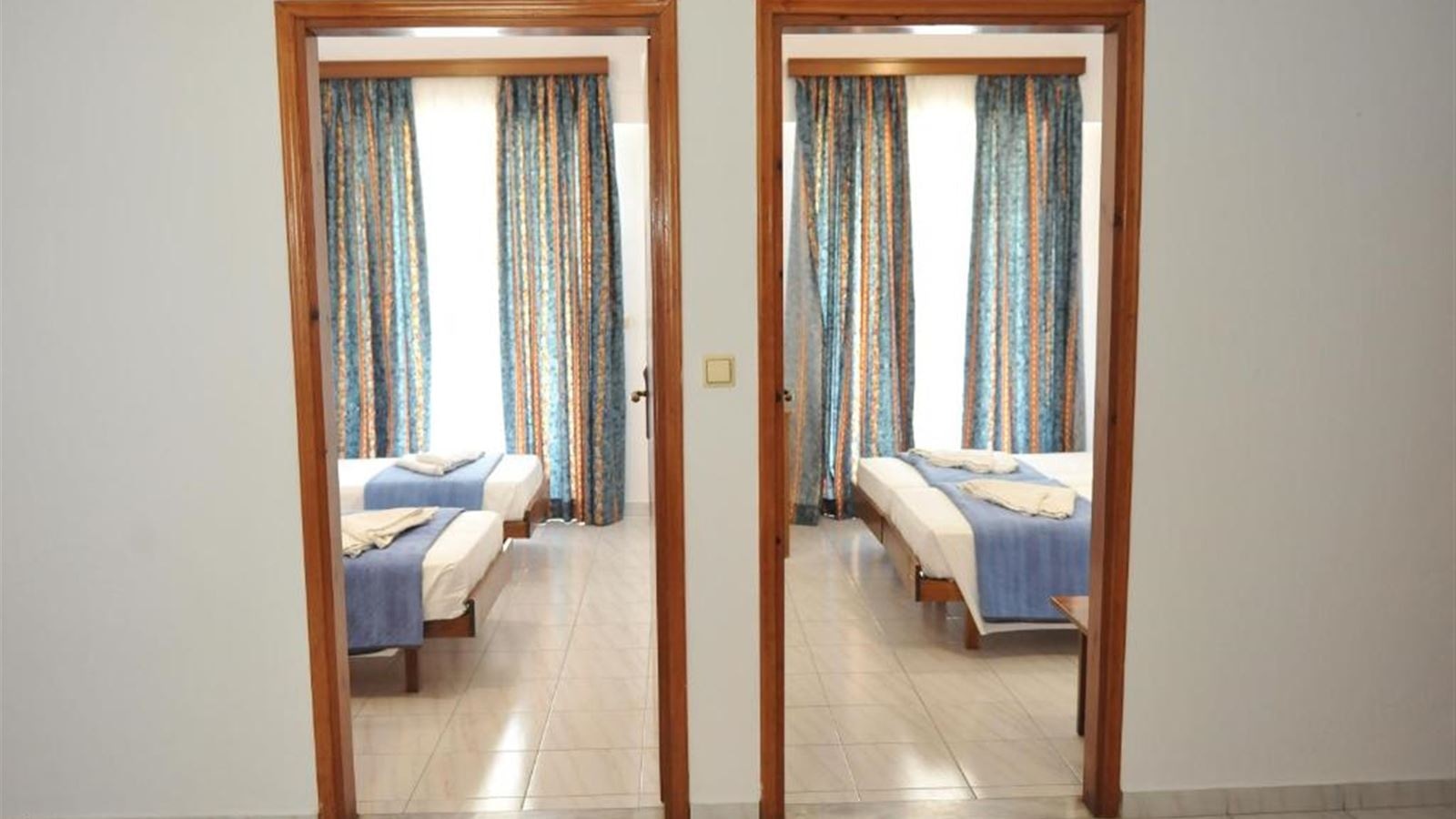 rooms-apartment-2-bedrooms-balcony-or-terrace