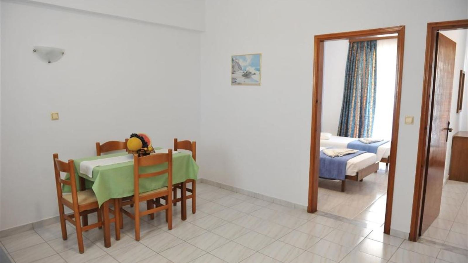 rooms-apartment-2-bedrooms-balcony-or-terrace