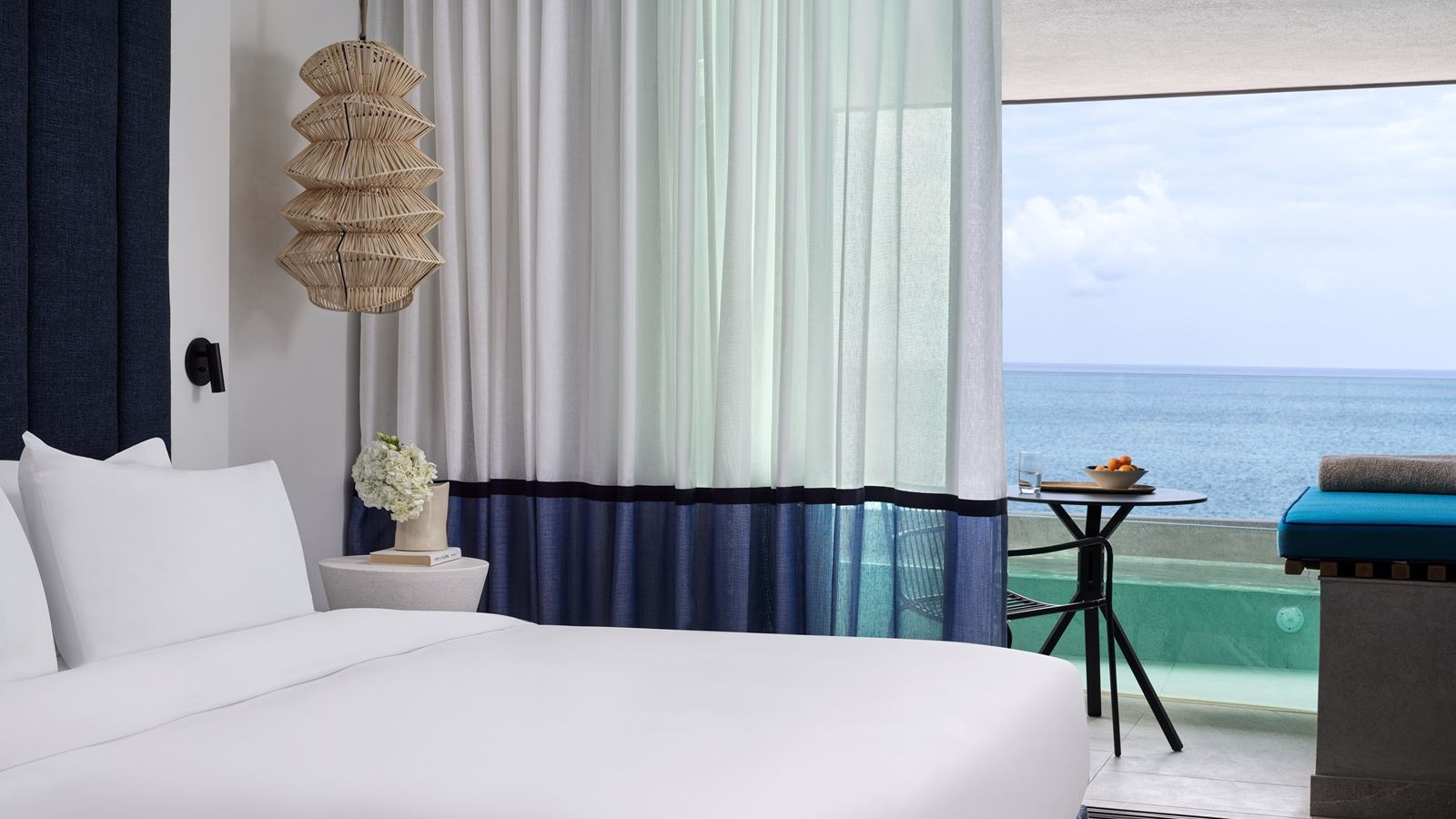 rooms-premium-sea-view-private-plunge-pool