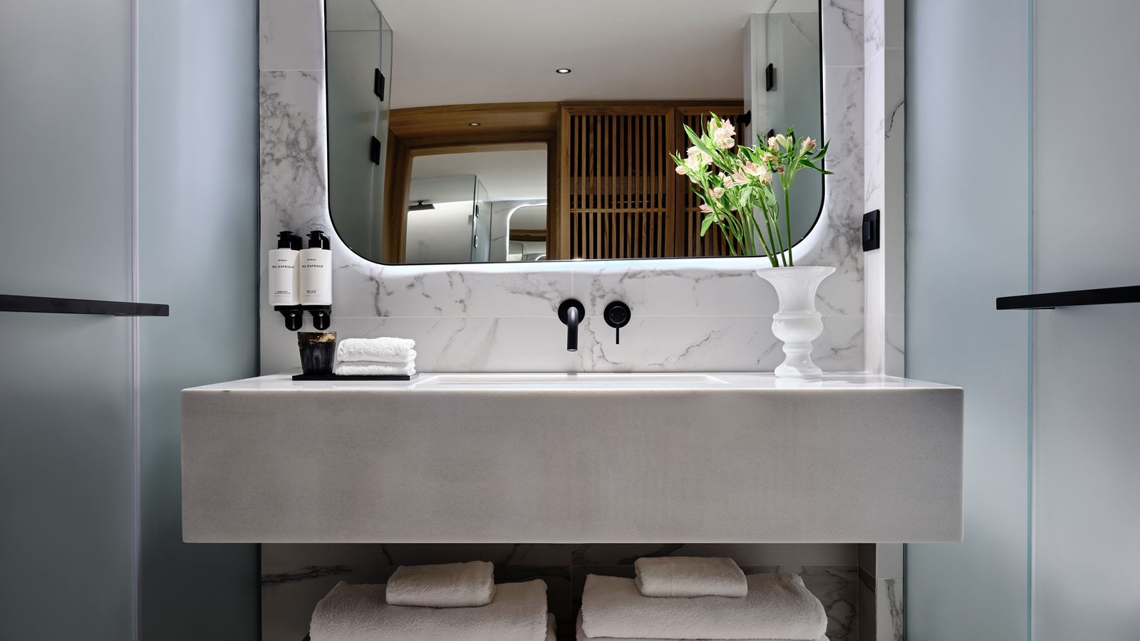 rooms-premium-sea-view-private-plunge-pool-with-sofa-bed