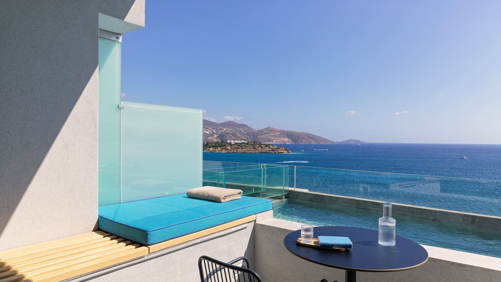 rooms-one-bedroom-suite-seaview-private-plunge-pool