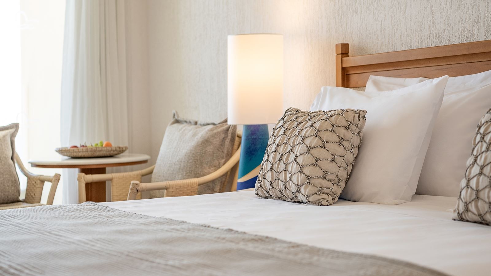 rooms-twin-land-view