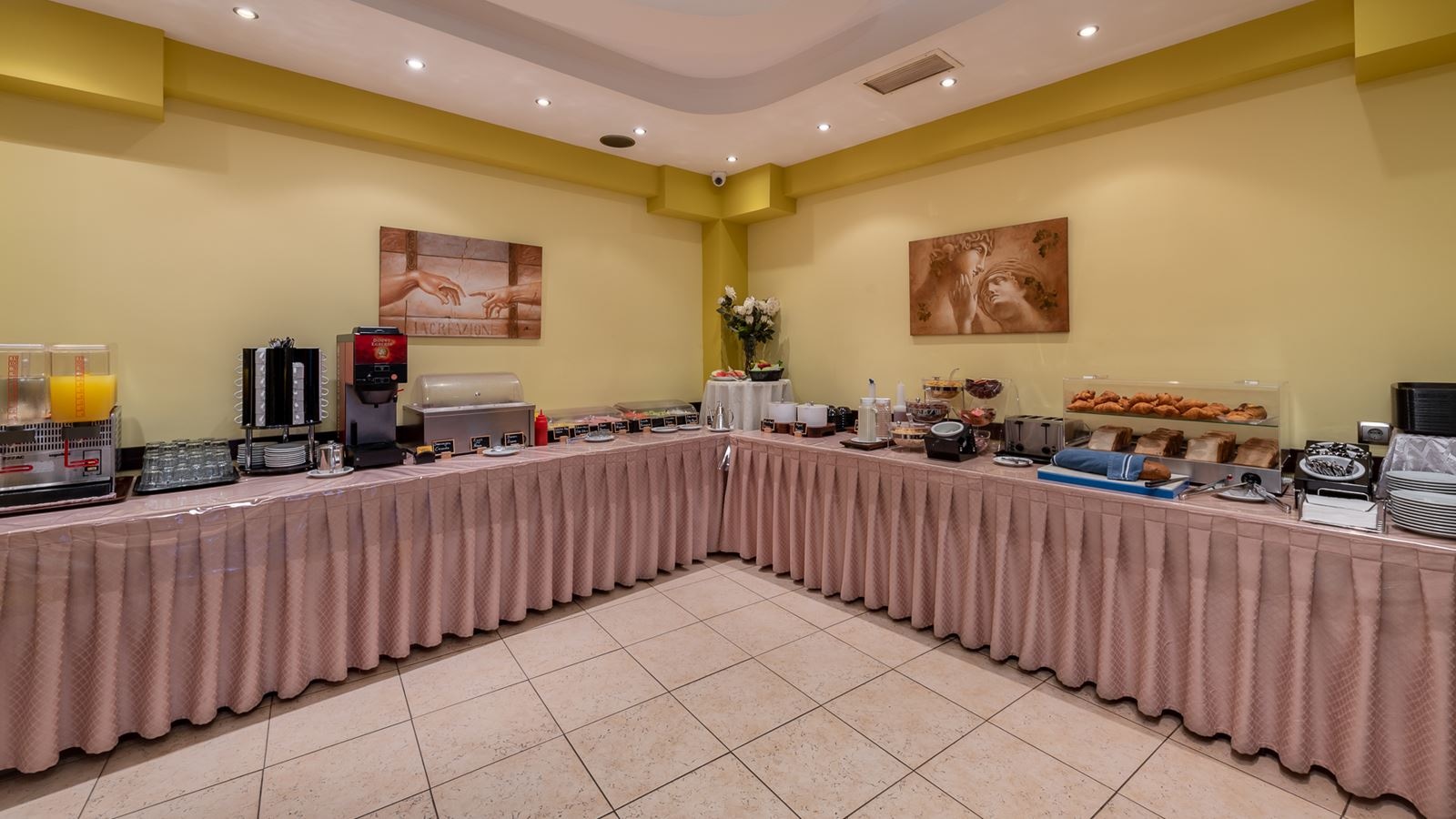 restaurants-main-building