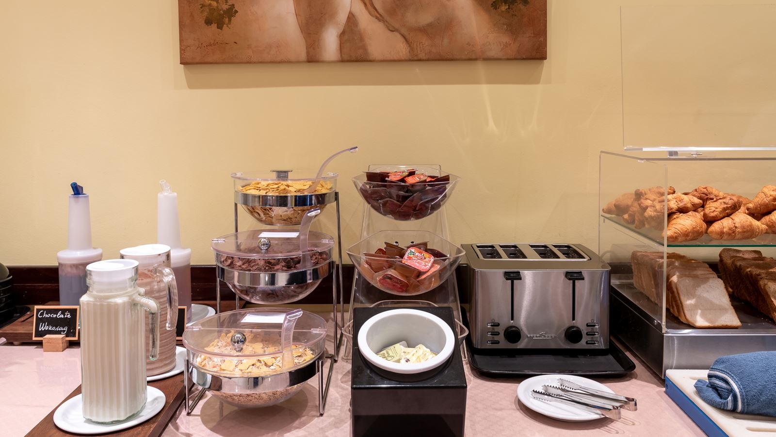 restaurants-main-building